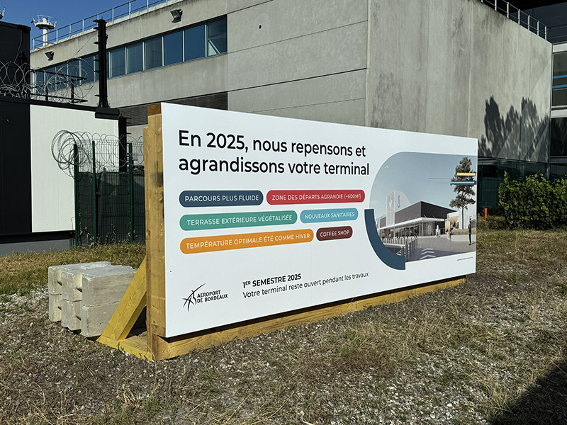 Impression numérique : Panneau de chantier aéroport plot en béton